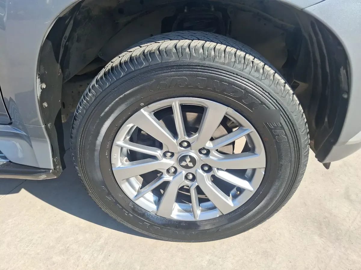 Mitsubishi Montero Sport 2.4 Diesel 4x2 Mt 5p año 2020