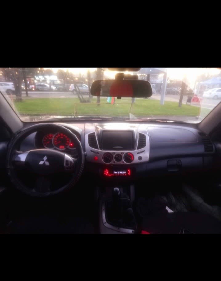 MITSUBISHI L200 2.5 D/c Td Work Cr Mt 4x2 Diesel año 2015