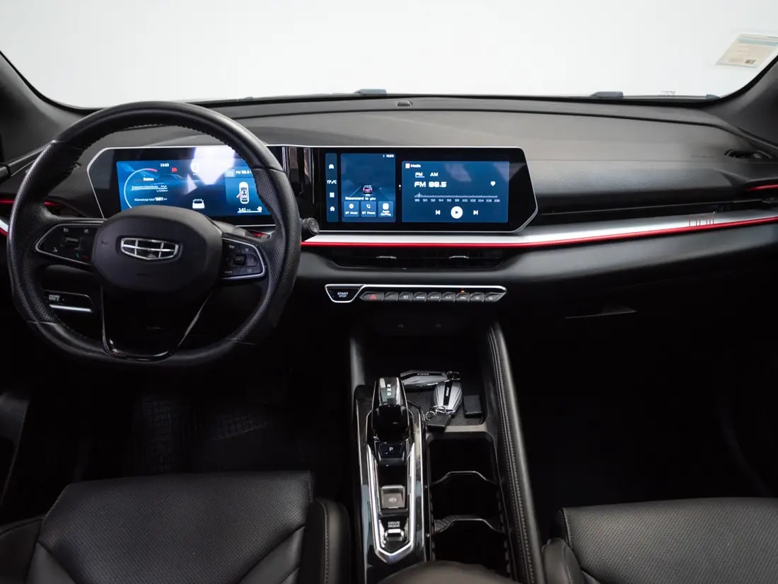 Geely Coolray 1.5 Exclusive 7dct At año 2024
