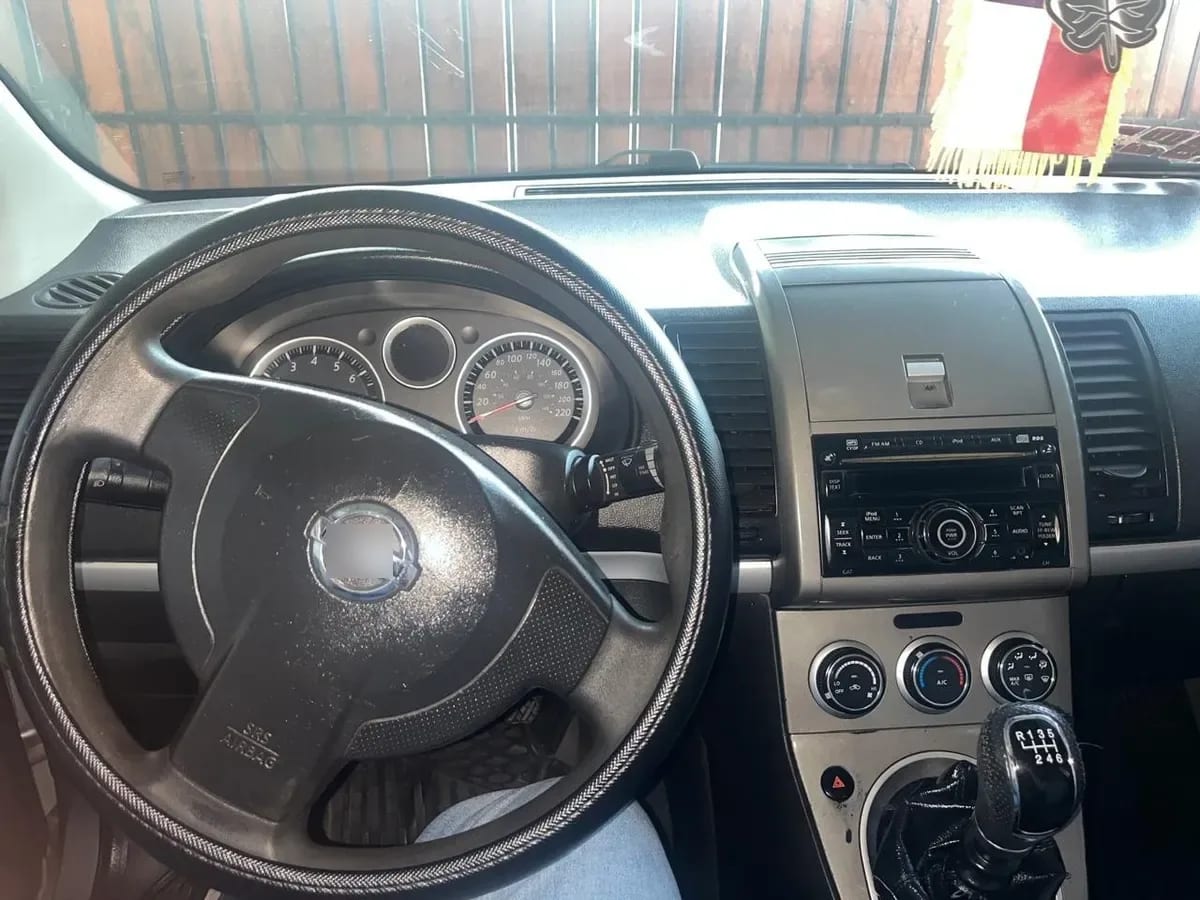 NISSAN SENTRA 2.0 Bl802 At Ac 4x2 año 2011