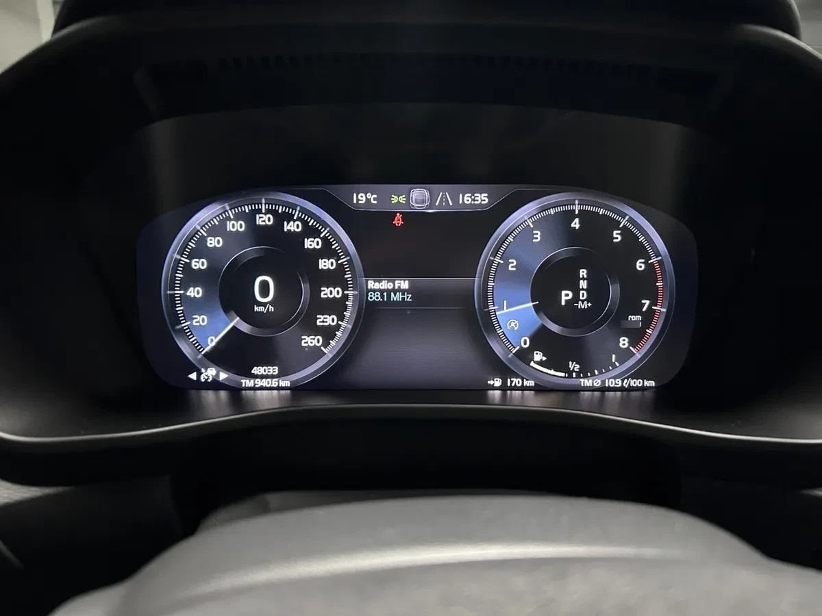 VOLVO XC40 2.0 T5 Cross Country R-Design Plus At 4x4 año 2019