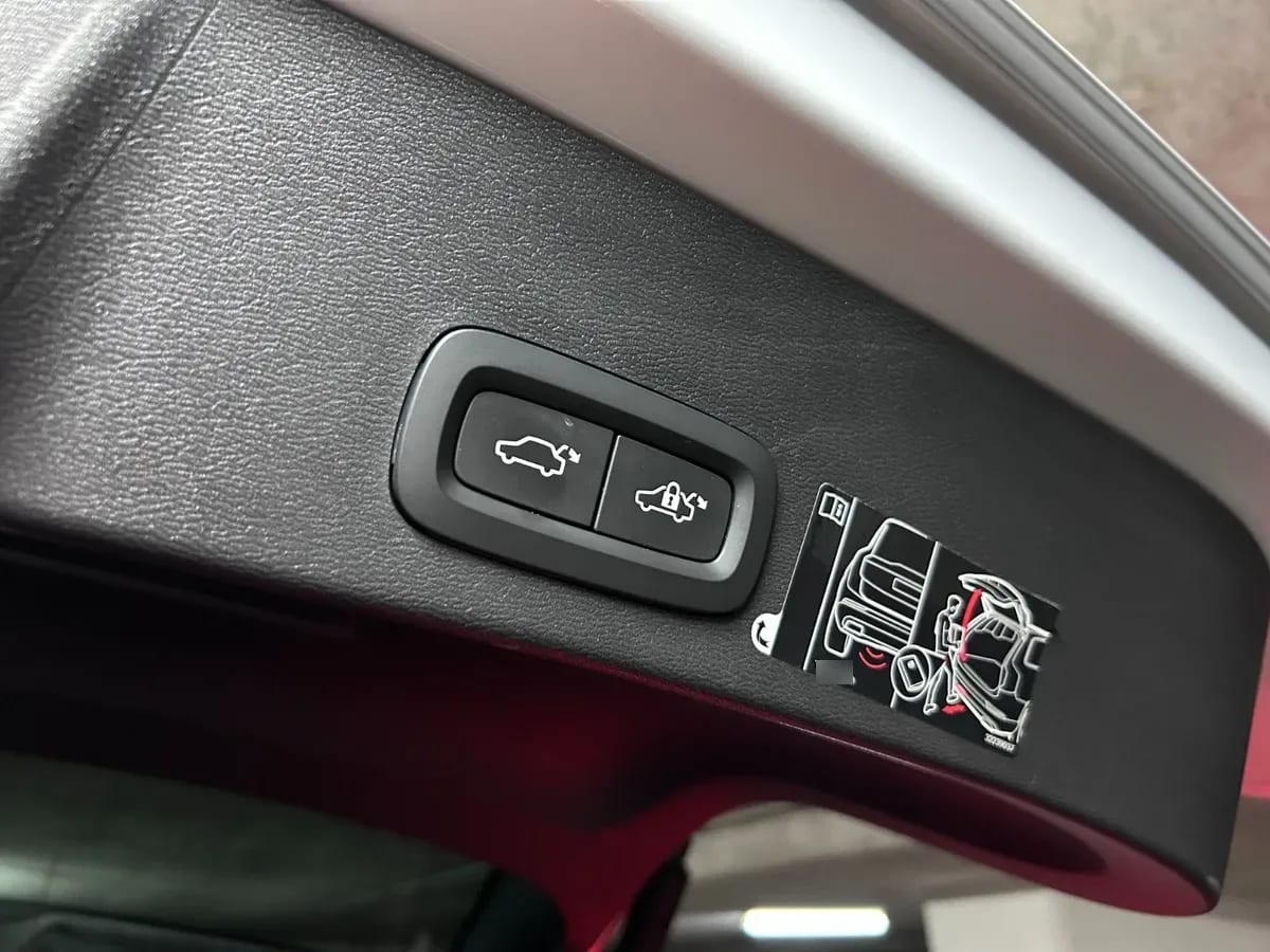 VOLVO XC40 2.0 T5 Cross Country R-Design Plus At 4x4 año 2019