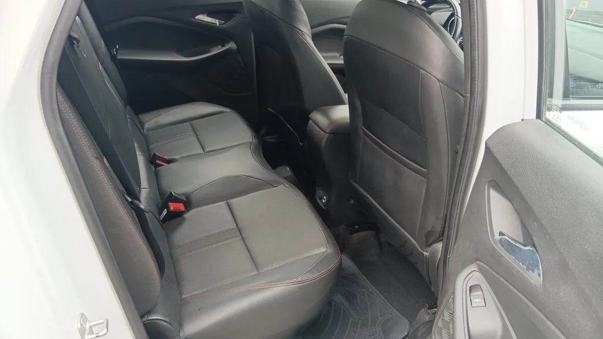 Chevrolet Montana 1.2t Rs R 4x2 At 4p año 2024