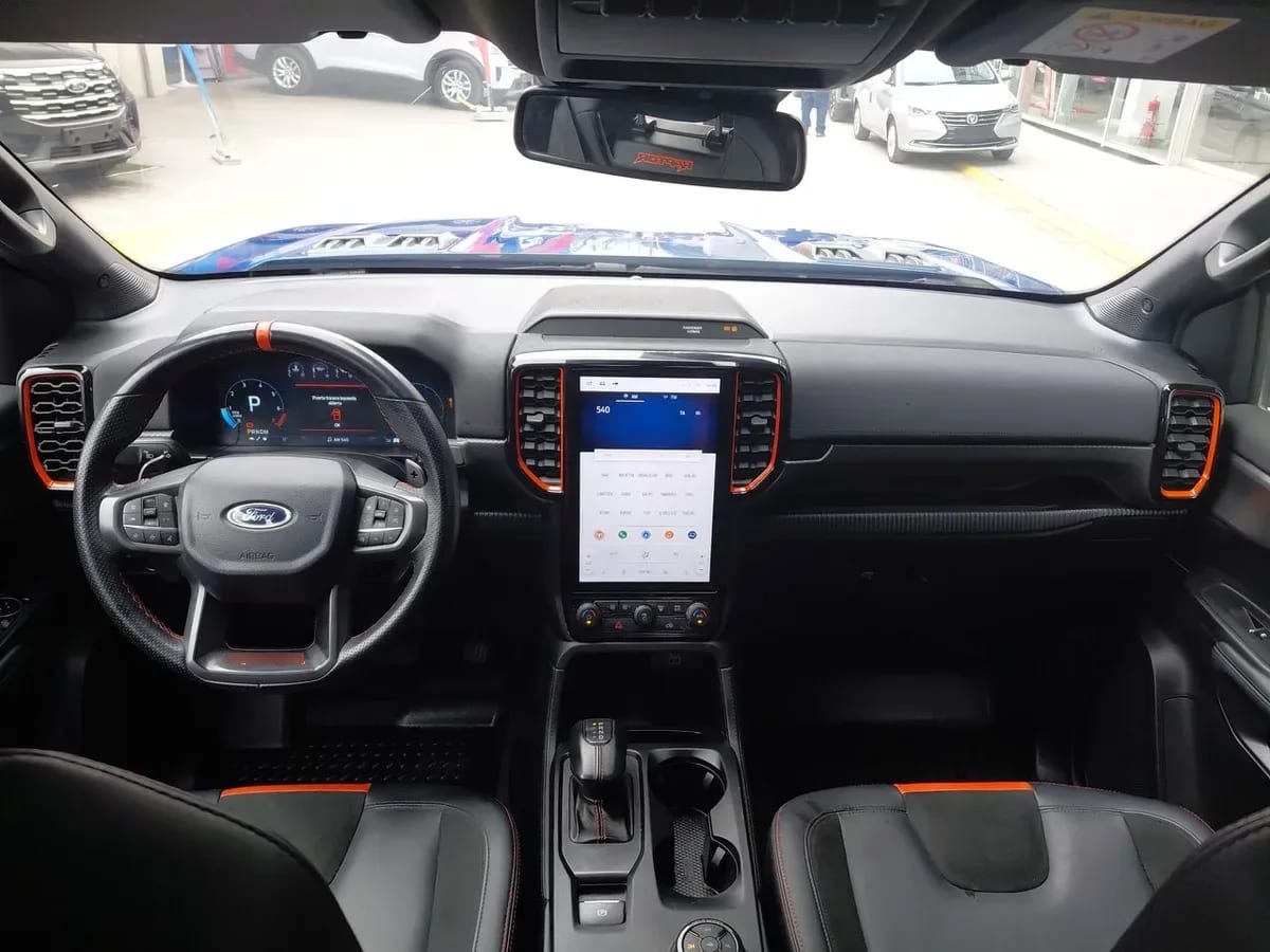 Ford Ranger 3.0t Raptor 4x4 Dob. Cab. At 4p año 2025