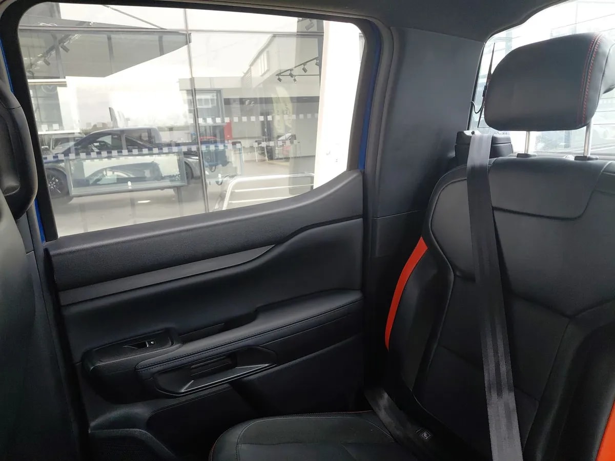 Ford Ranger 3.0t Raptor 4x4 Dob. Cab. At 4p año 2025