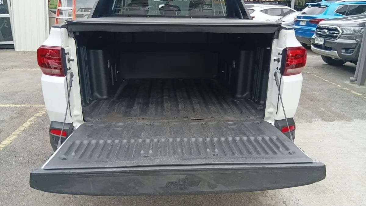 Chevrolet Montana 1.2t Rs R 4x2 At 4p año 2024