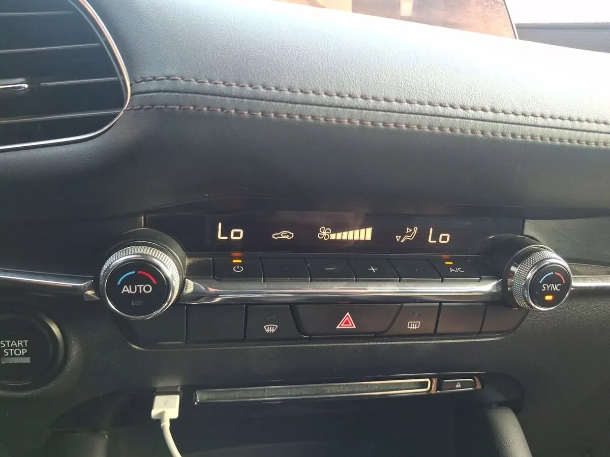 Mazda 3 2.0 V 4x2 Hb 6mt 5p año 2021