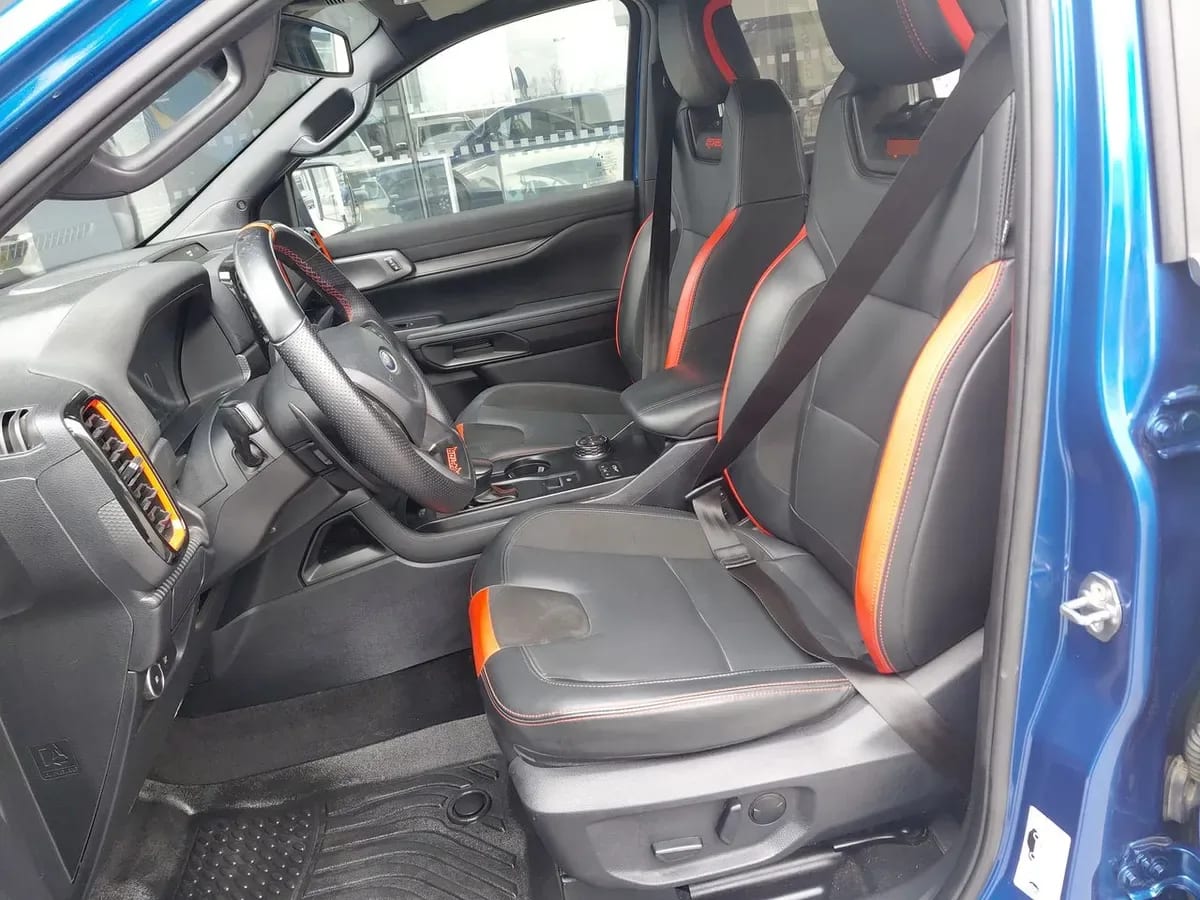 Ford Ranger 3.0t Raptor 4x4 Dob. Cab. At 4p año 2025