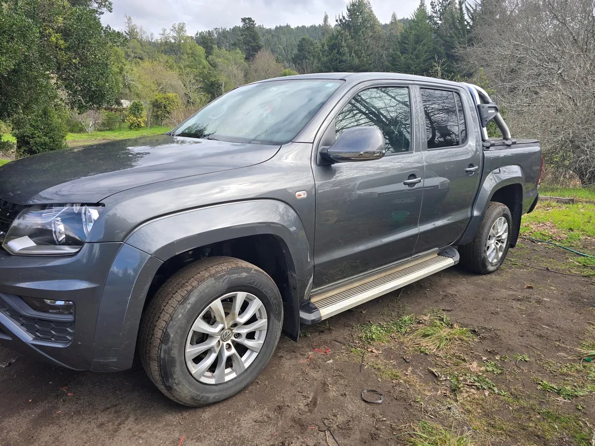 VOLKSWAGEN AMAROK 2.0 Trendline Mt 4x4 Diesel año 2023
