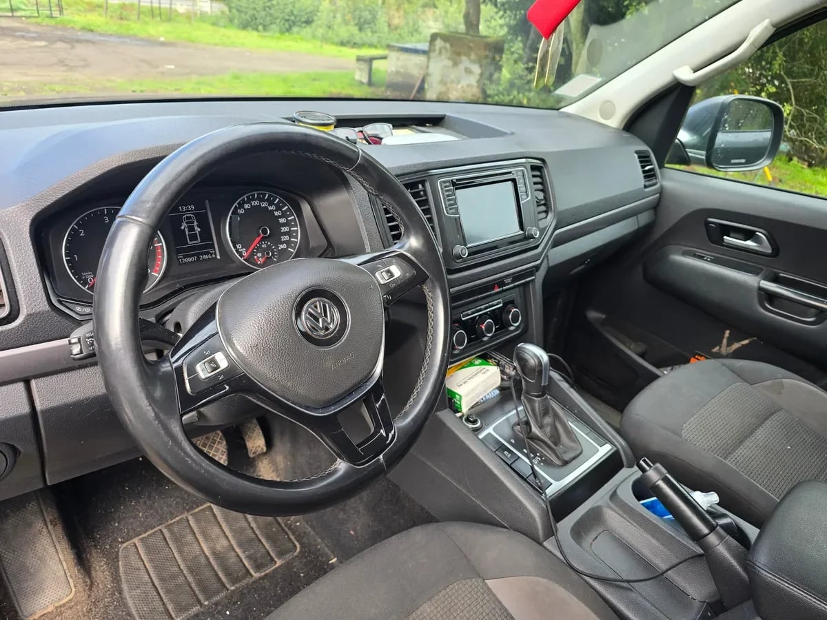 VOLKSWAGEN AMAROK 2.0 Trendline Mt 4x4 Diesel año 2023