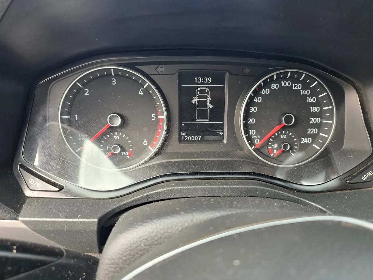 VOLKSWAGEN AMAROK 2.0 Trendline Mt 4x4 Diesel año 2023
