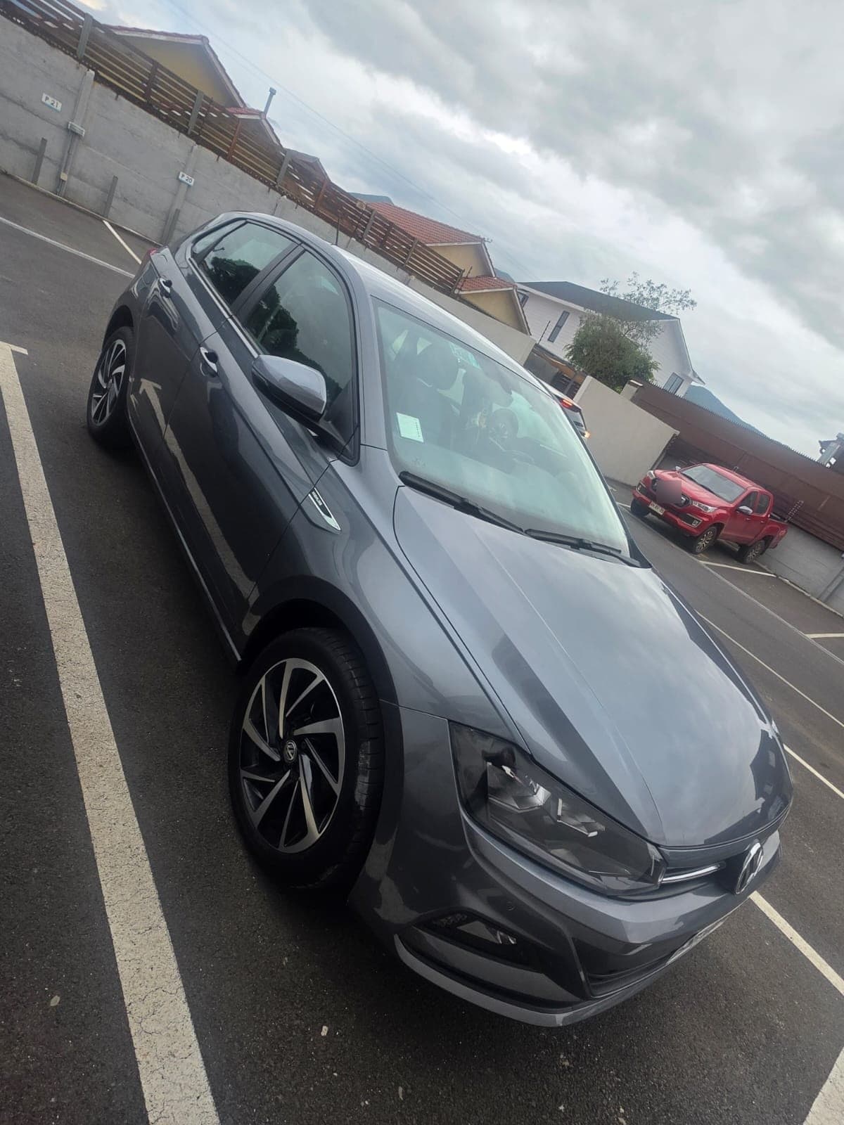 VOLKSWAGEN POLO 1.6 Highline Mt año 2022