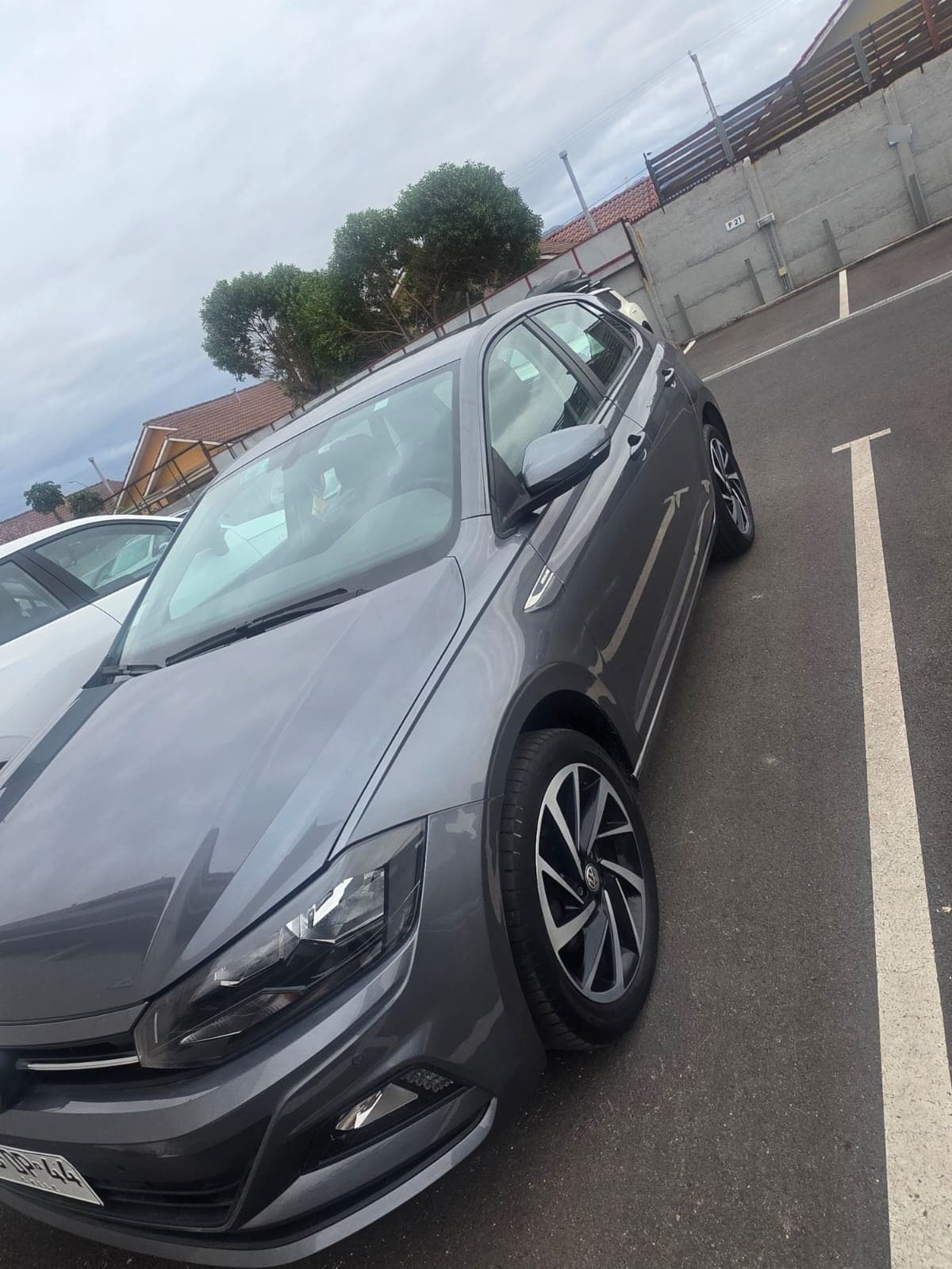 VOLKSWAGEN POLO 1.6 Highline Mt año 2022