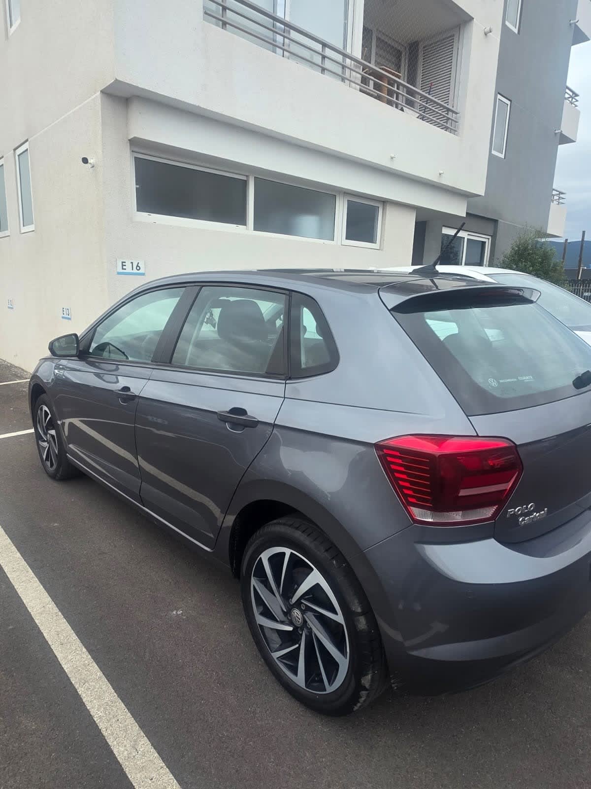VOLKSWAGEN POLO 1.6 Highline Mt año 2022