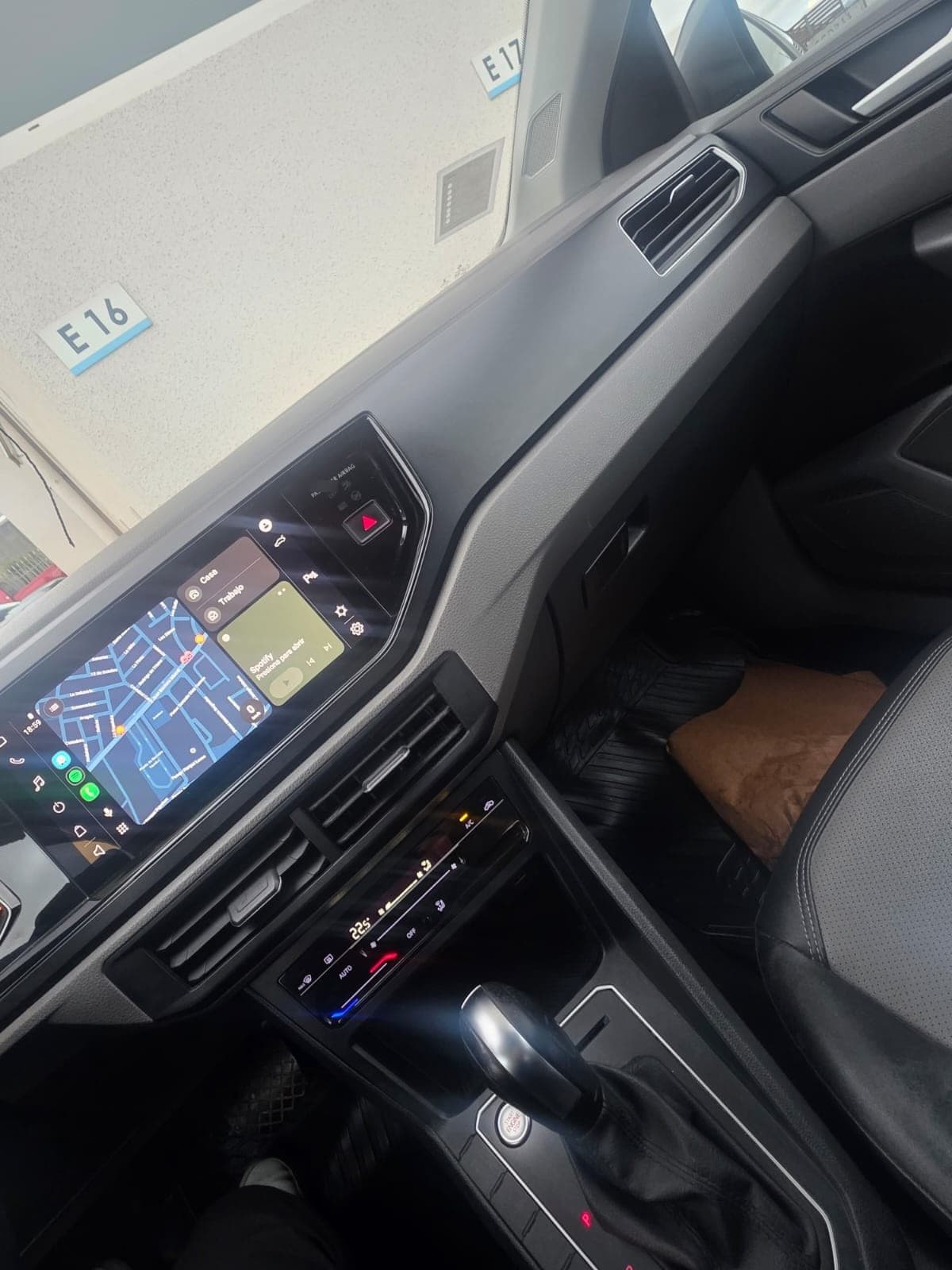 VOLKSWAGEN POLO 1.6 Highline Mt año 2022