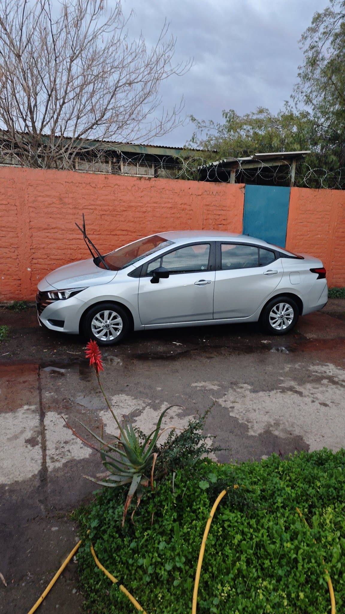 NISSAN VERSA 1.6 Sense Mt año 2025