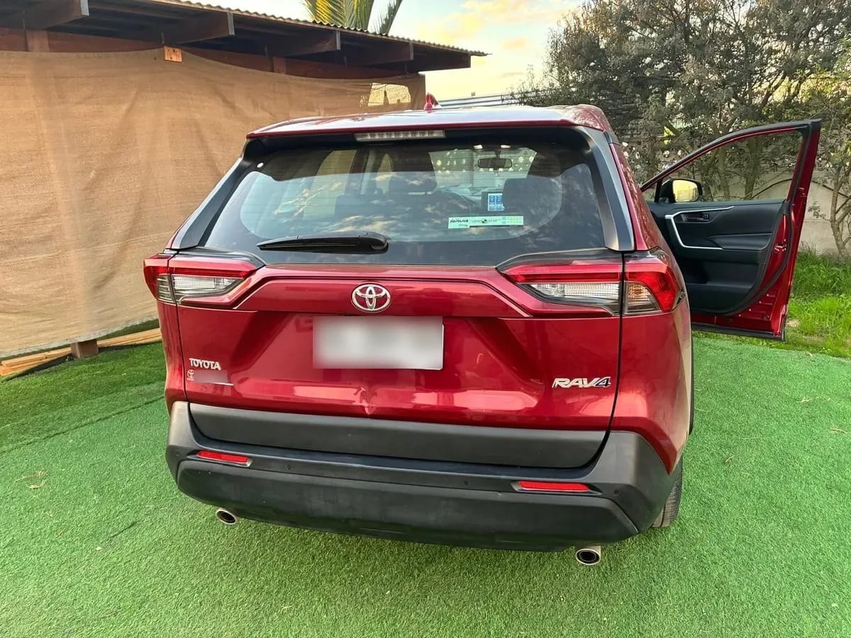 TOYOTA RAV4 2.0 Le Mt año 2023