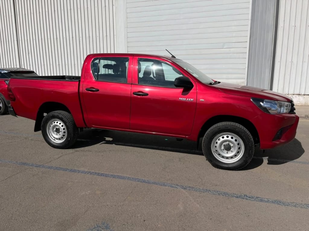 Toyota Hilux Dx Tss 4x4 Mt año 2023