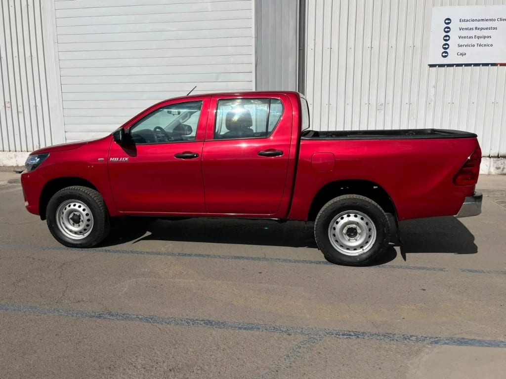 Toyota Hilux Dc 4x4 2.4 D Dx Mt año 2024