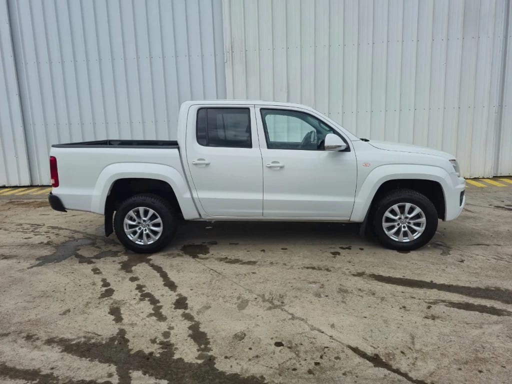 Volkswagen Amarok Confortline At 4x4 Tdi 2.0 año 2023
