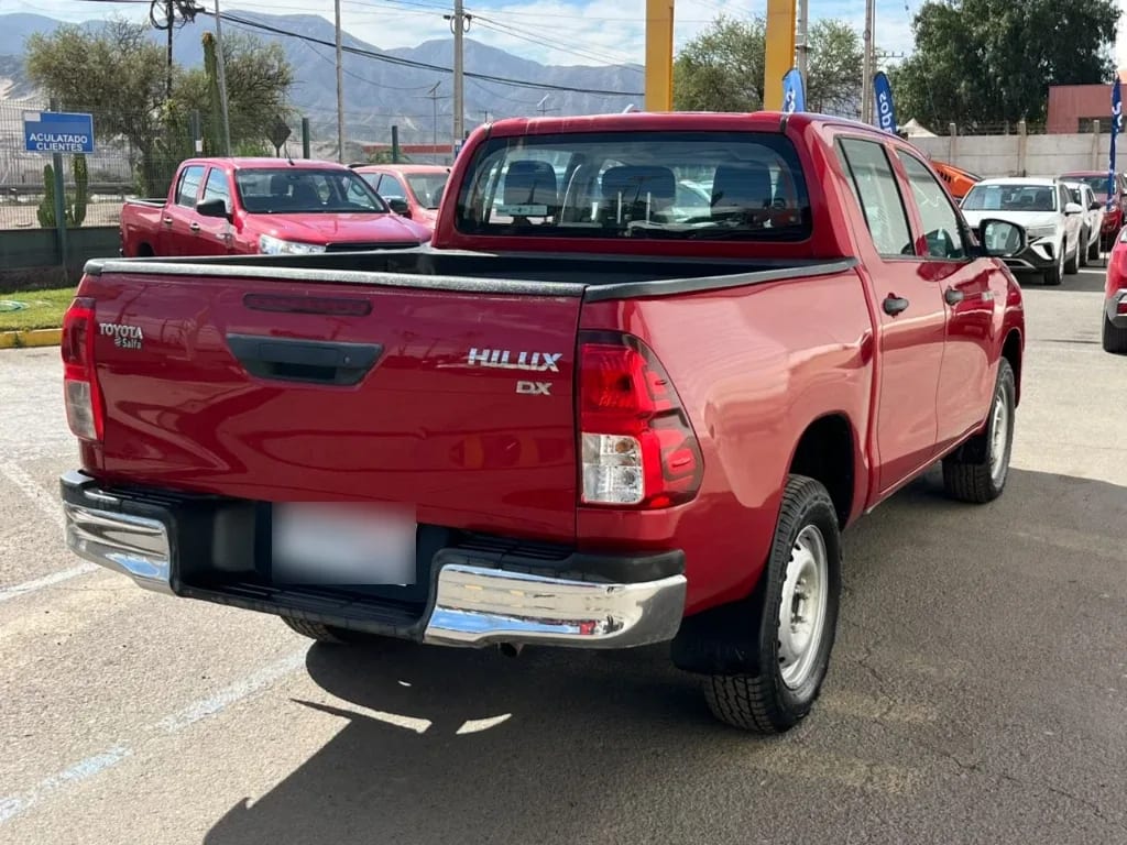 Toyota Hilux Dc 4x4 2.4 D Dx Mt año 2024