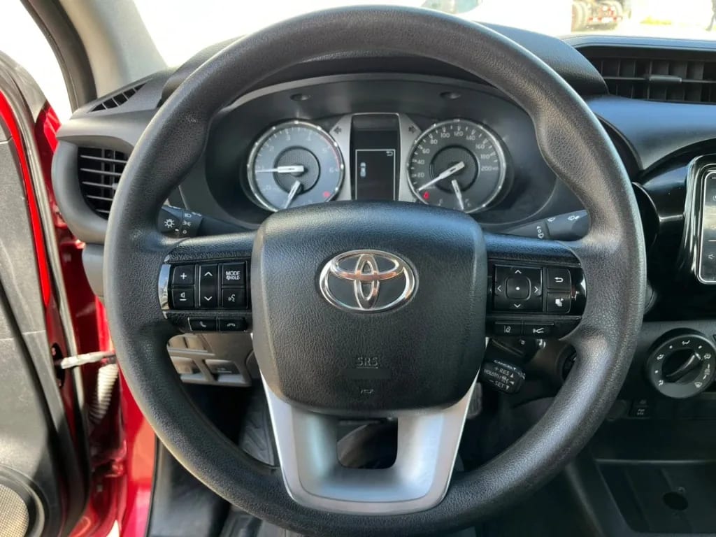 Toyota Hilux Dx Tss 4x4 Mt año 2023