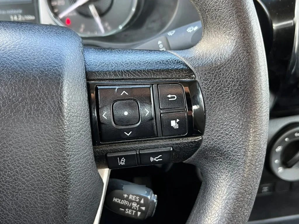 Toyota Hilux Dx Tss 4x4 Mt año 2023