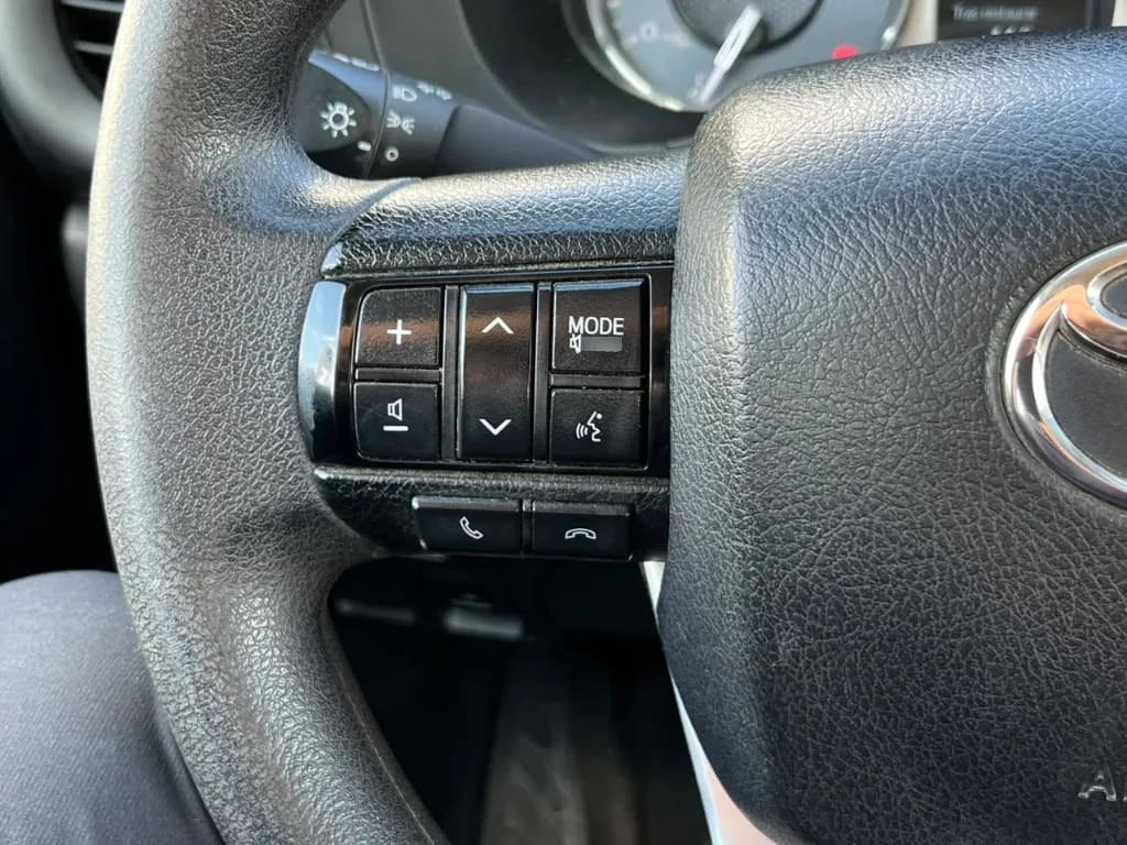 Toyota Hilux Dx Tss 4x4 Mt año 2023