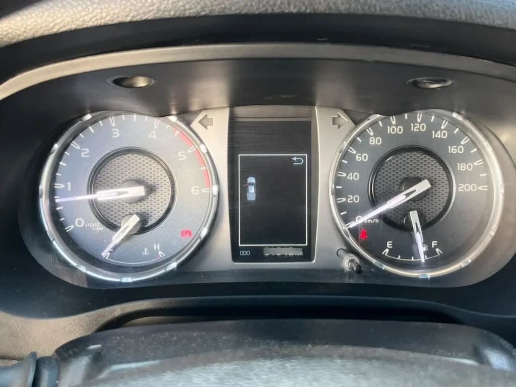 Toyota Hilux Dc 4x4 2.4 D Dx Mt año 2024