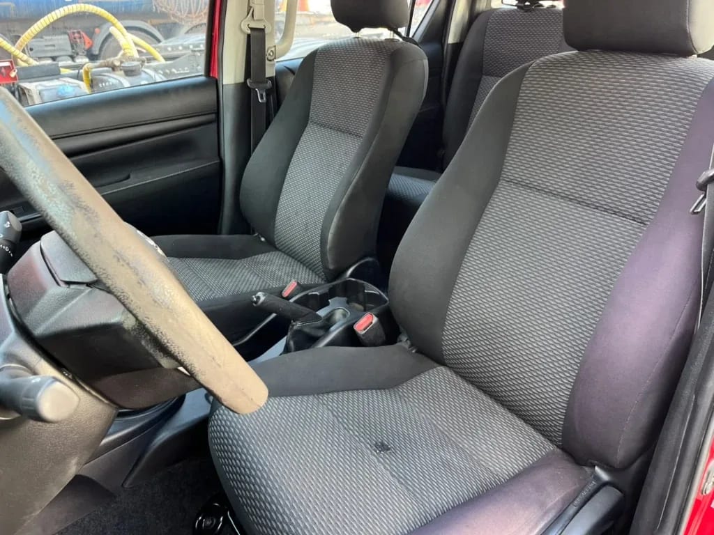 Toyota Hilux Dc 4x4 2.4 D Dx Mt año 2024