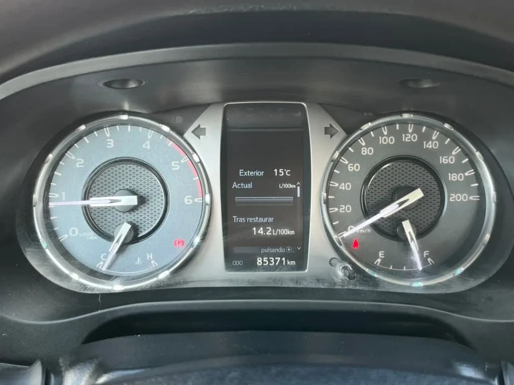 Toyota Hilux Dx Tss 4x4 Mt año 2023