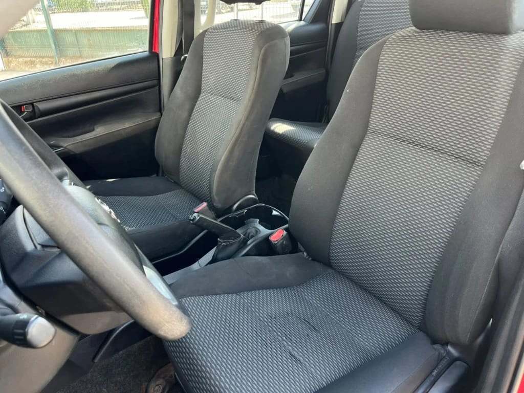 Toyota Hilux Dx Tss 4x4 Mt año 2023