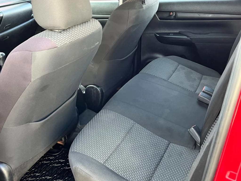 Toyota Hilux Dc 4x4 2.4 D Dx Mt año 2024