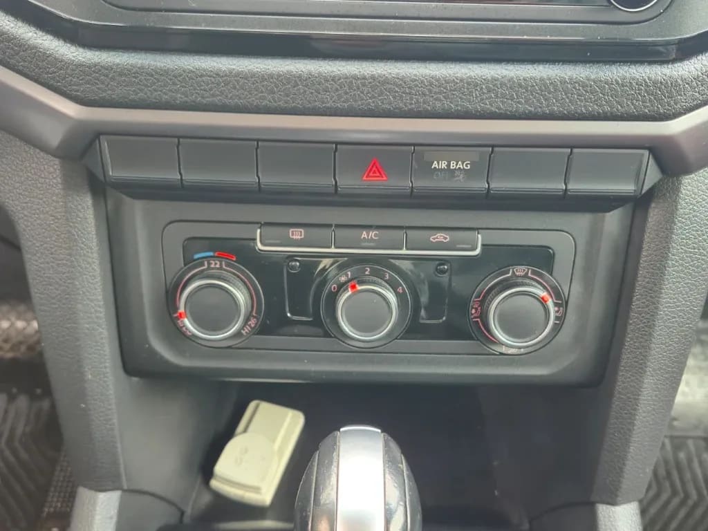 Volkswagen Amarok Confortline At 4x4 Tdi 2.0 año 2023