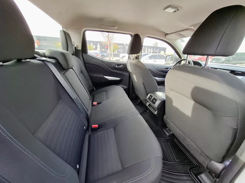 Nissan Navara Navara Dc 4x2 2.3tdi Xe año 2023
