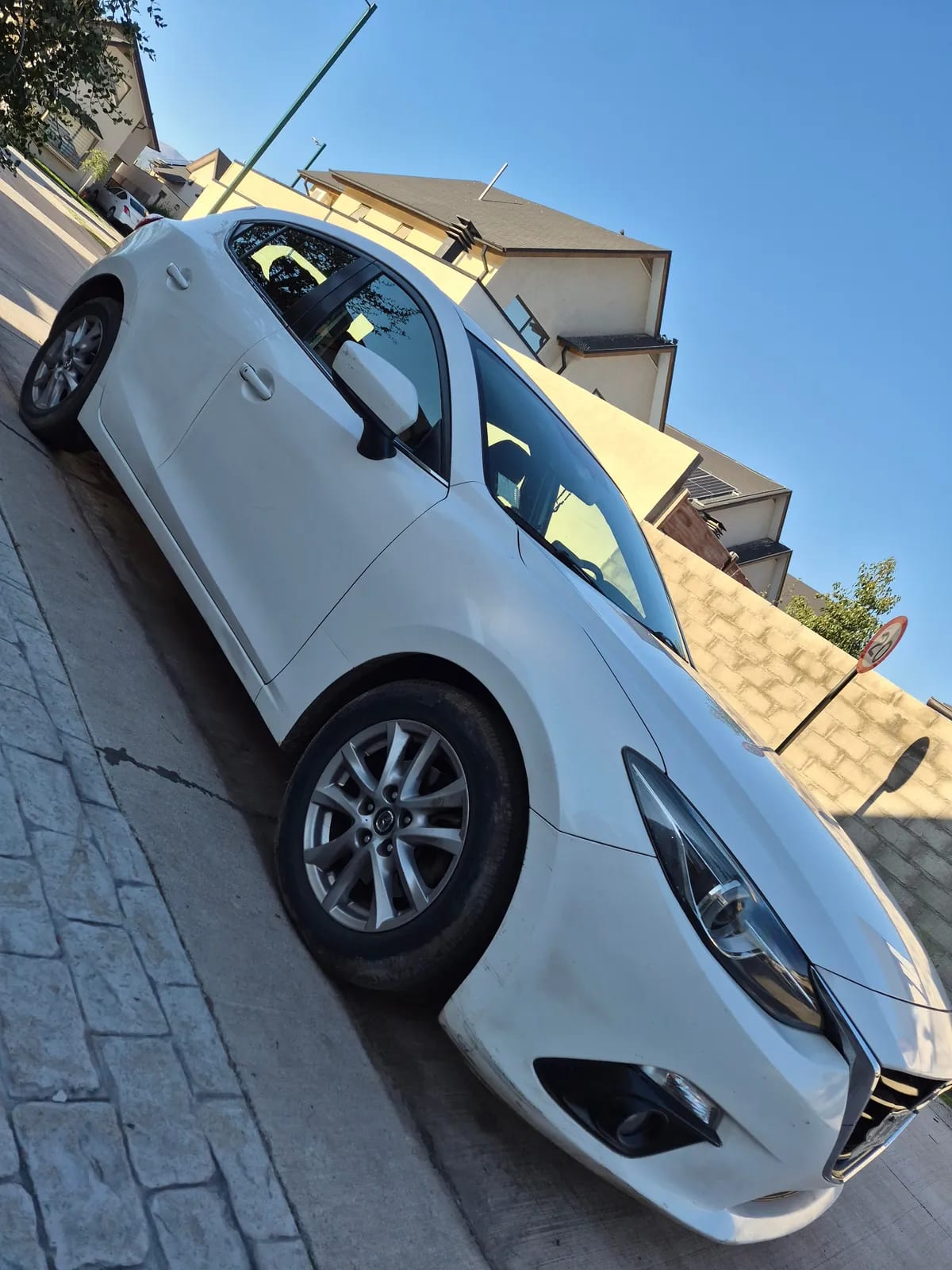 MAZDA MAZDA3 2.0l V Mt año 2017