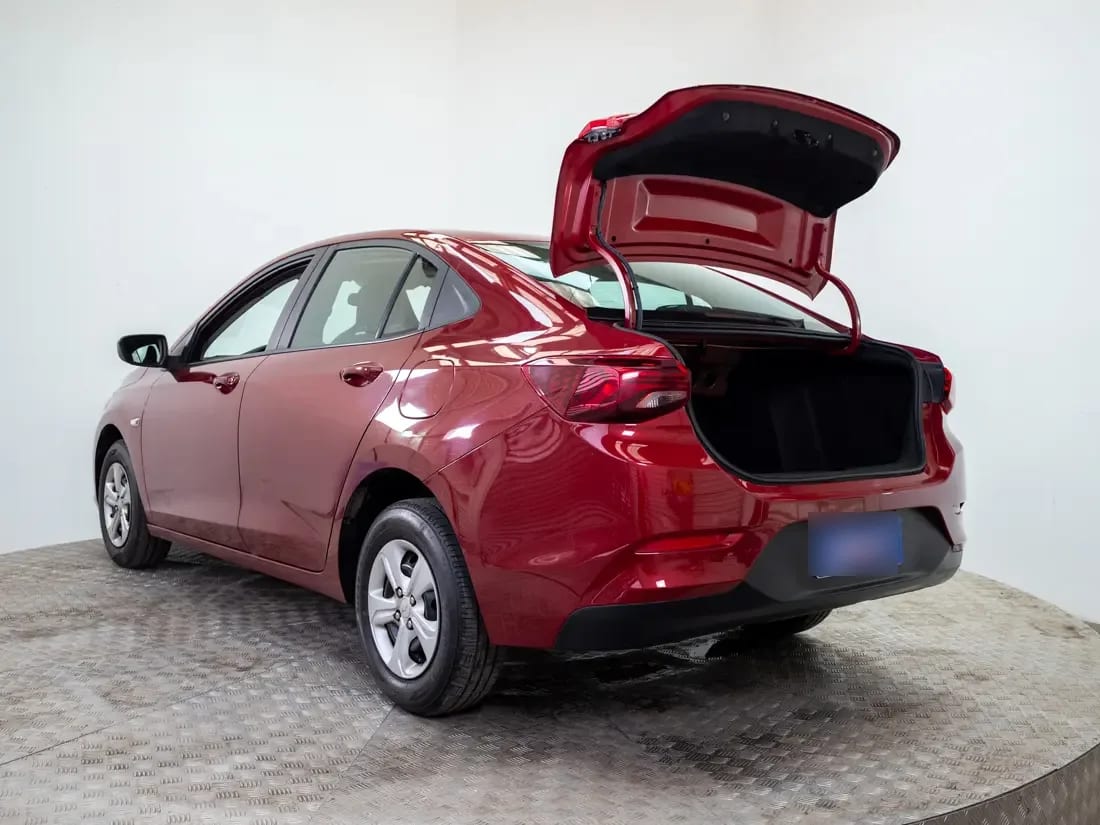 Chevrolet Onix 1.0 Sedan Lt Mt año 2024