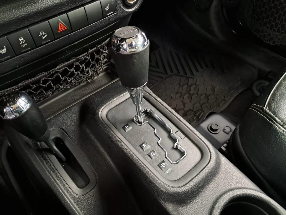 JEEP WRANGLER 3.6 Sport At 4x4 año 2017