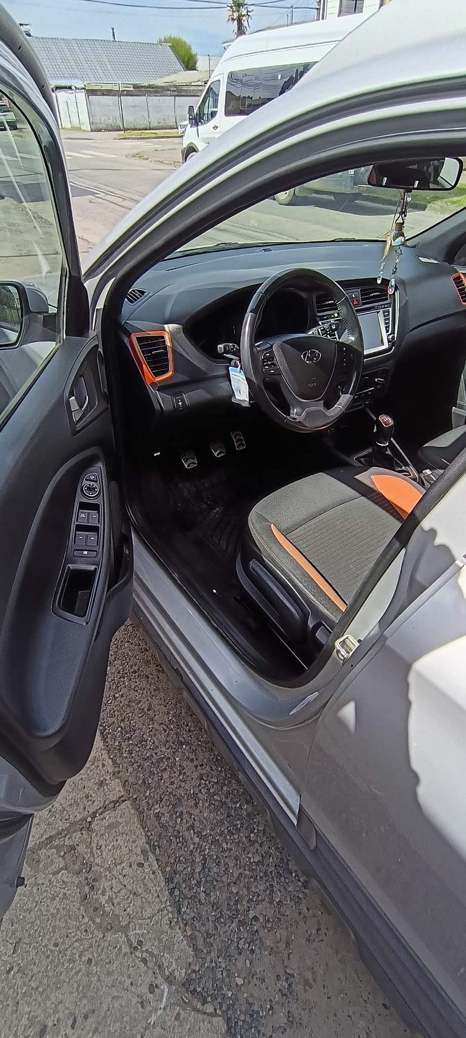 HYUNDAI I-20 1.4 Active 2ab Abs Mt año 2017