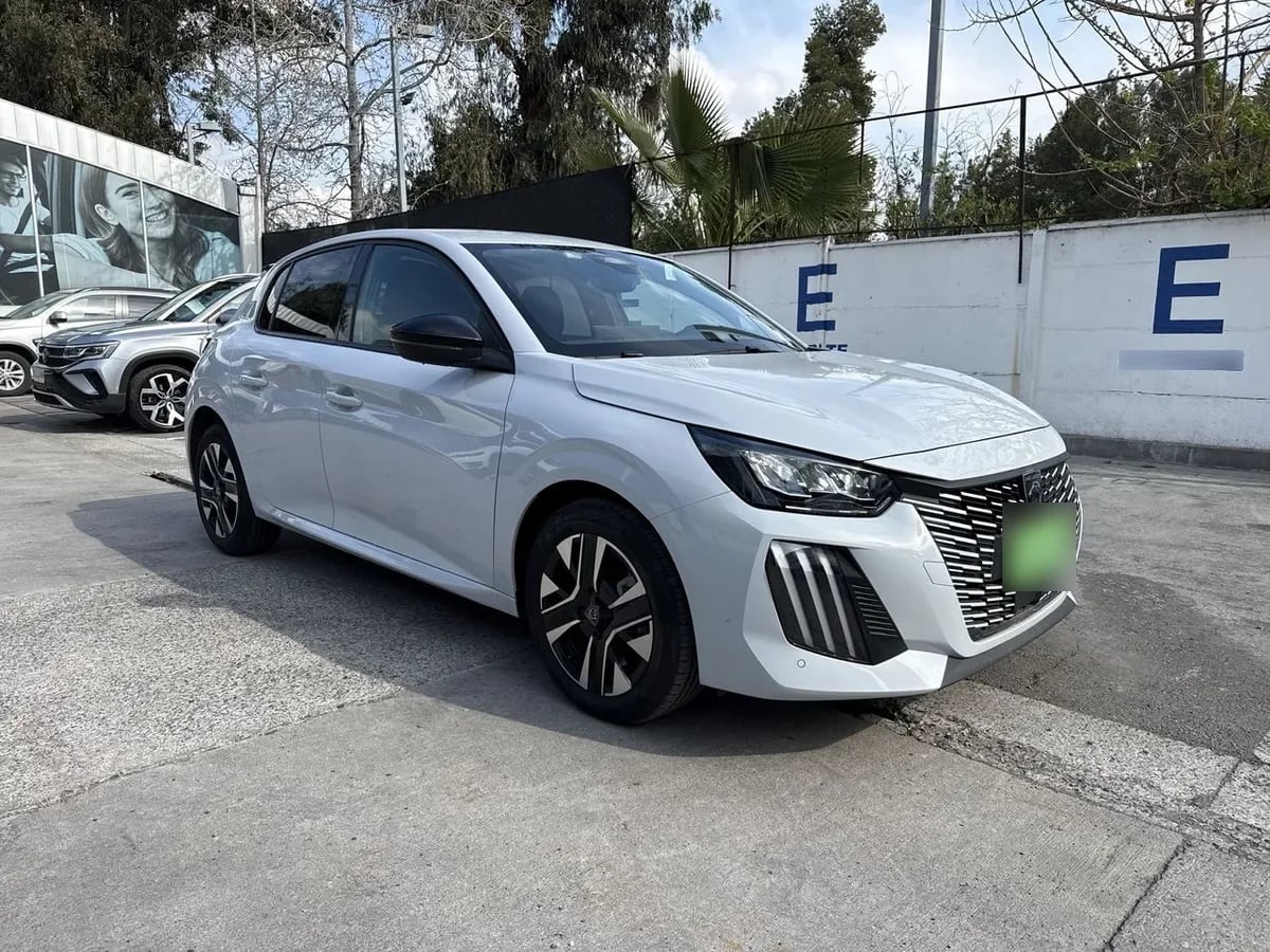 Peugeot 208 1.2 Mca Allure Mhev 136 4x2 Edct6 At 5p año 2026