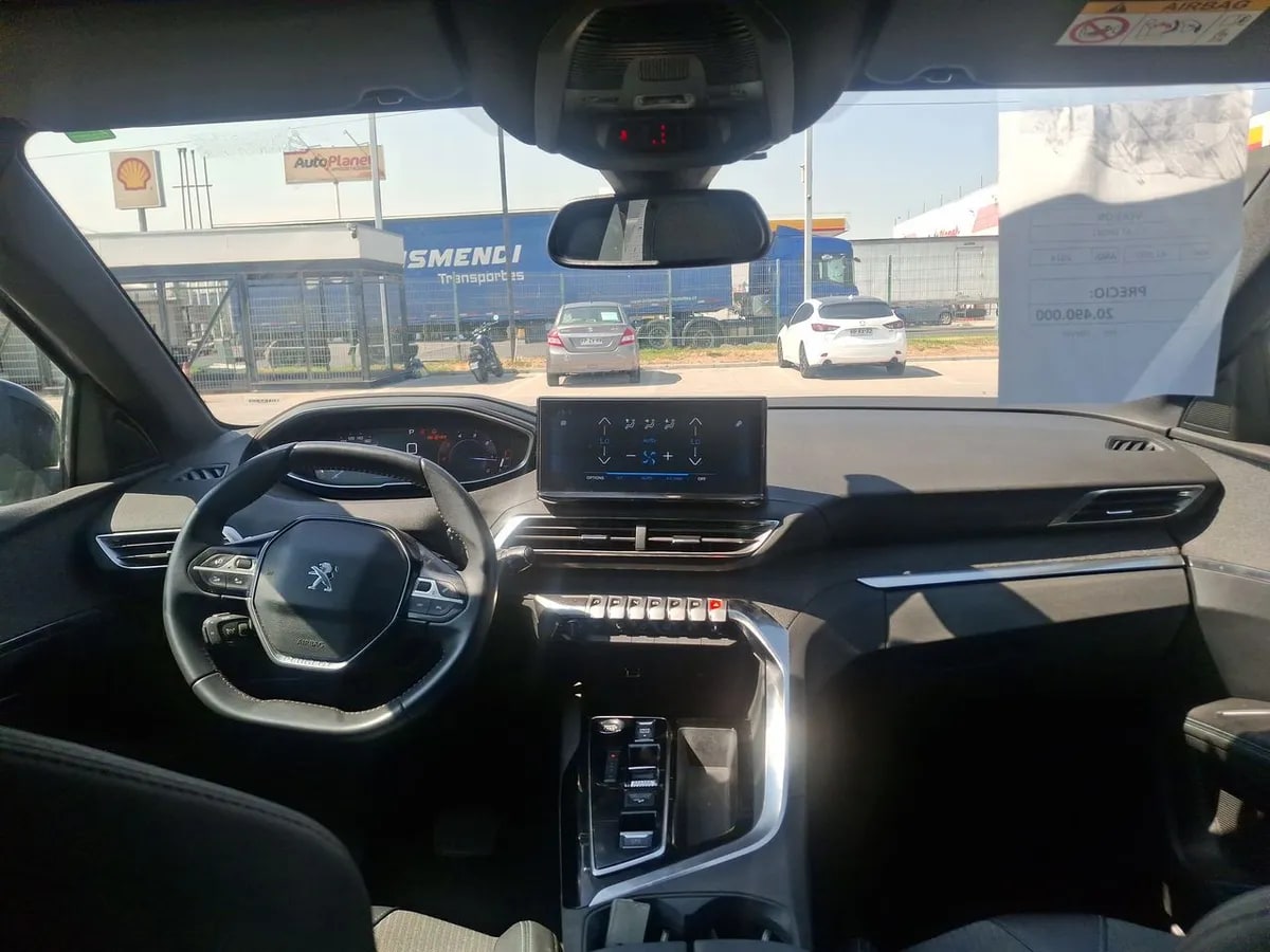 Peugeot 3008 1.5 Allure Pack Bluehdi 130 4x2 Eat8 5p año 2024