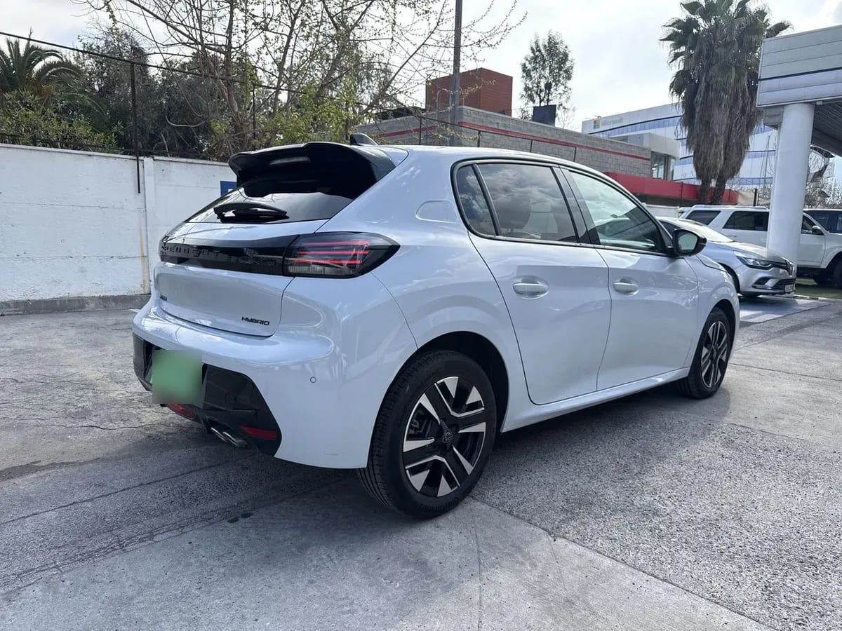 Peugeot 208 1.2 Mca Allure Mhev 136 4x2 Edct6 At 5p año 2026