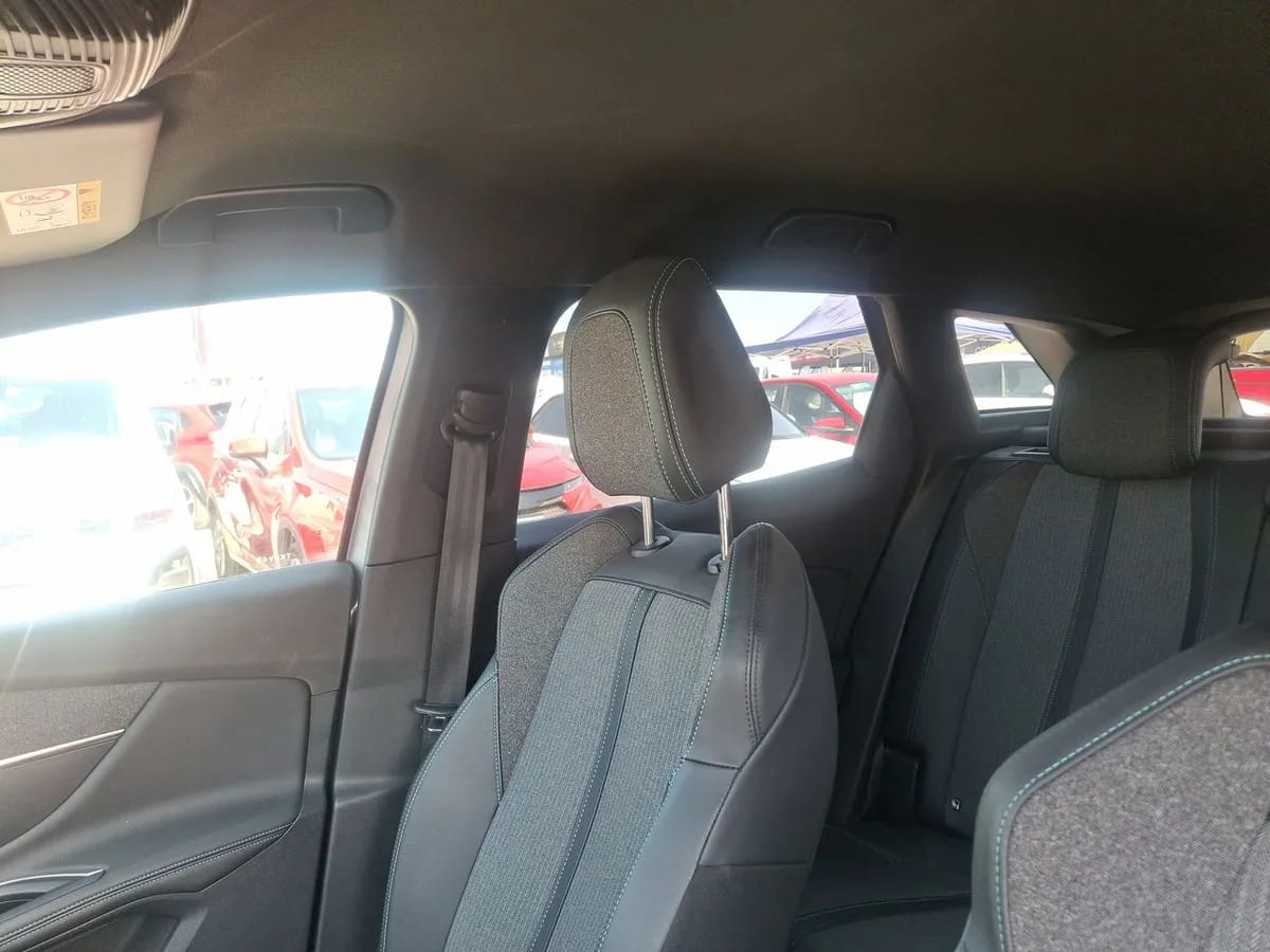 Peugeot 3008 1.5 Allure Pack Bluehdi 130 4x2 Eat8 5p año 2024