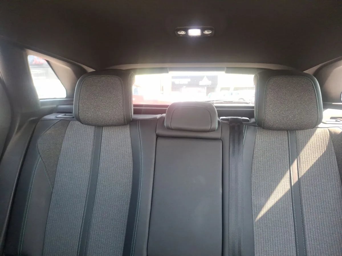 Peugeot 3008 1.5 Allure Pack Bluehdi 130 4x2 Eat8 5p año 2024