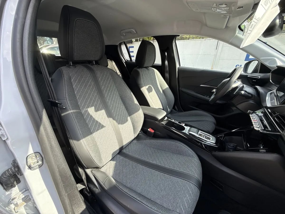 Peugeot 208 1.2 Mca Allure Mhev 136 4x2 Edct6 At 5p año 2026