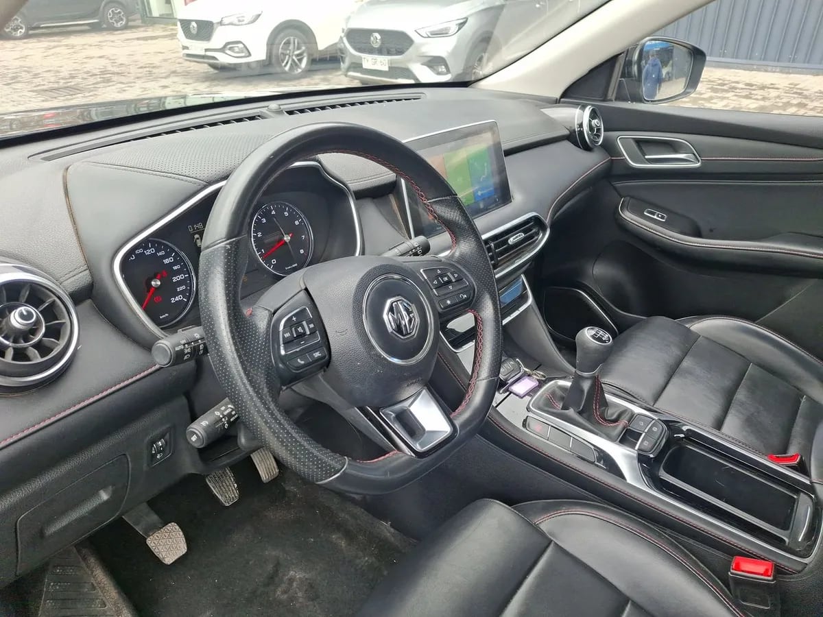 MG Hs 1.5t Comfort 2wd Mt 5p año 2022