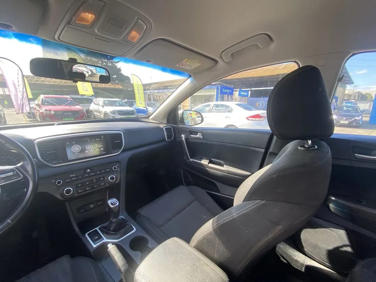 Kia Sportage 2.0 Lx 2wd 6ab Mt 5p año 2019