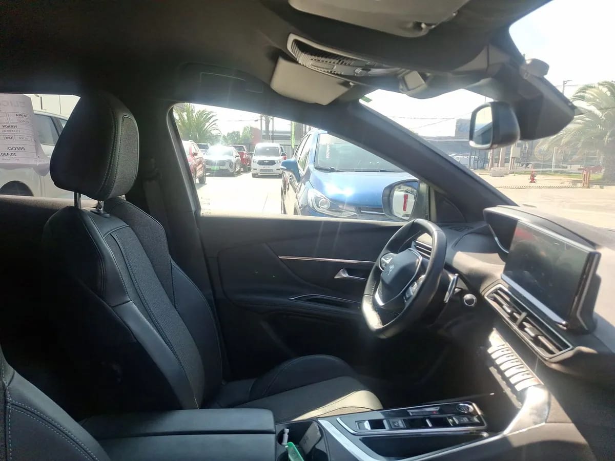 Peugeot 3008 1.5 Allure Pack Bluehdi 130 4x2 Eat8 5p año 2024