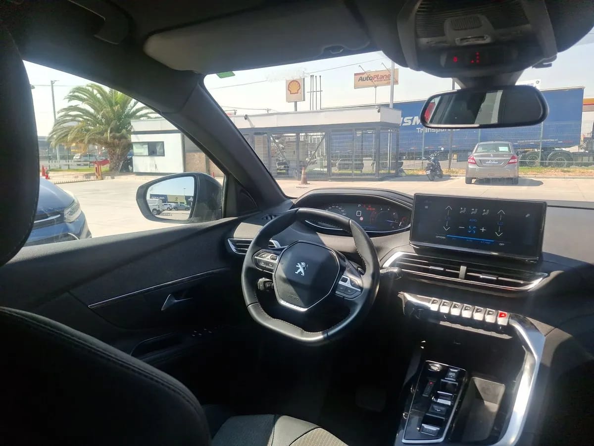 Peugeot 3008 1.5 Allure Pack Bluehdi 130 4x2 Eat8 5p año 2024