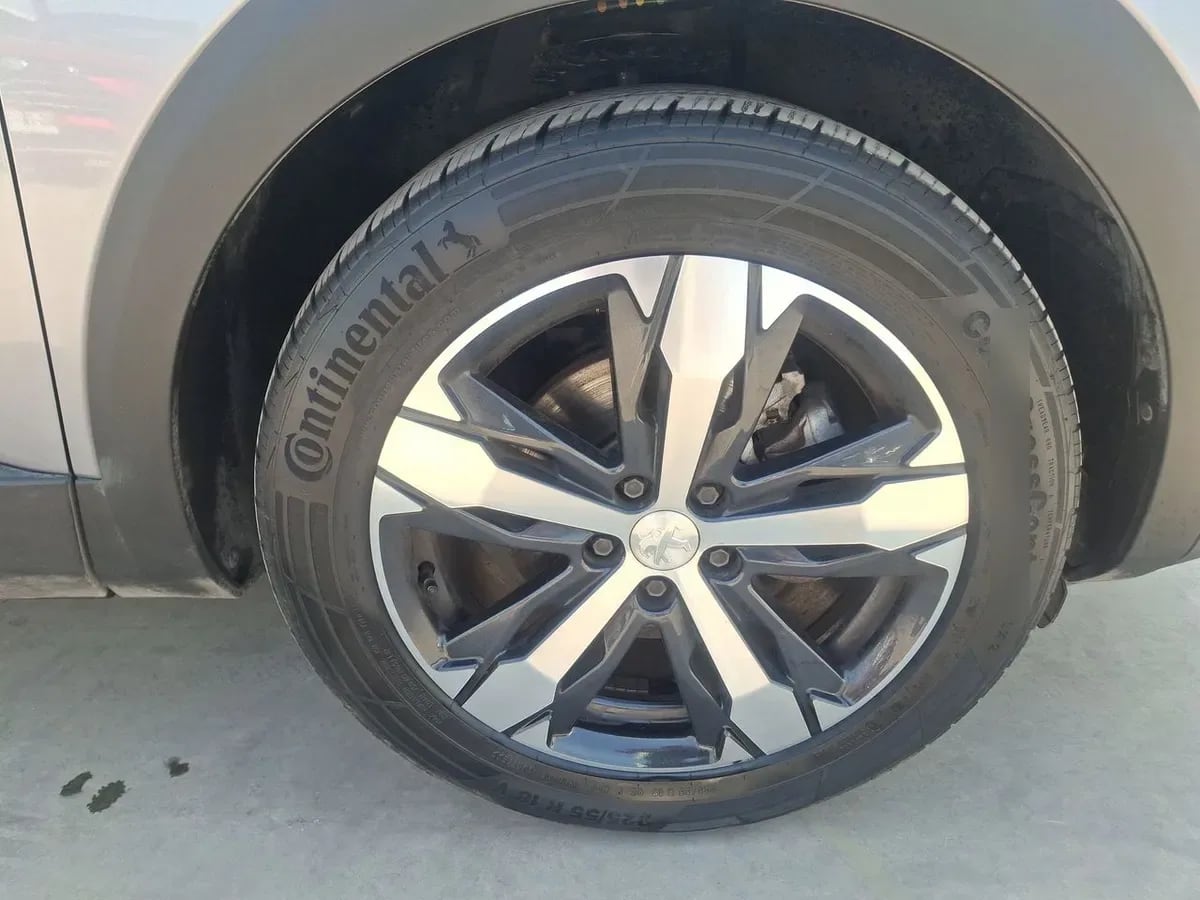 Peugeot 3008 1.5 Allure Pack Bluehdi 130 4x2 Eat8 5p año 2024
